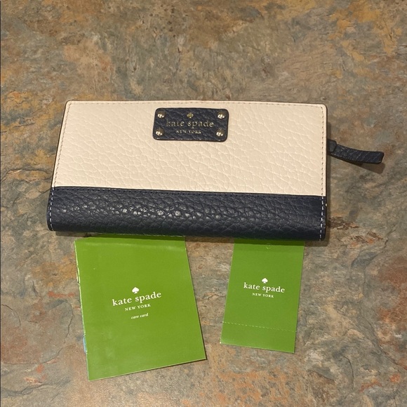 kate spade Handbags - Kate Spade New York Bay Street Stacy Leather Bi-Fold Wallet NWT